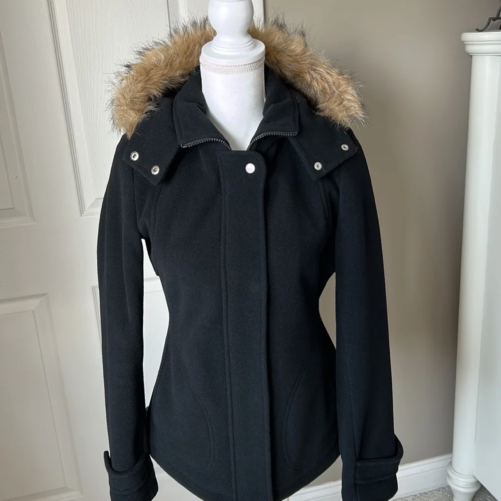 Ladies Black Coat - Picture 2 of 8